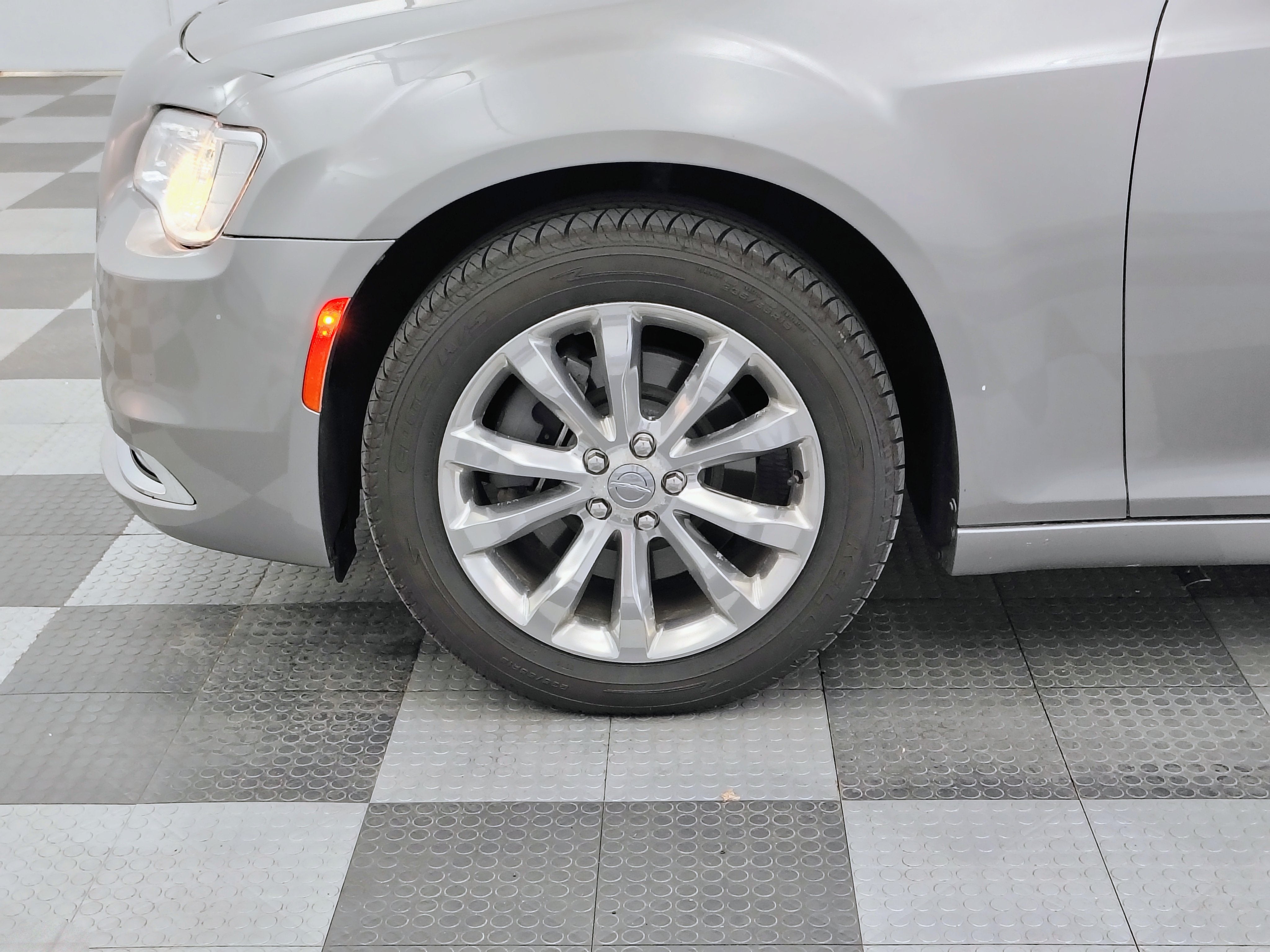 2015 Chrysler 300 Limited