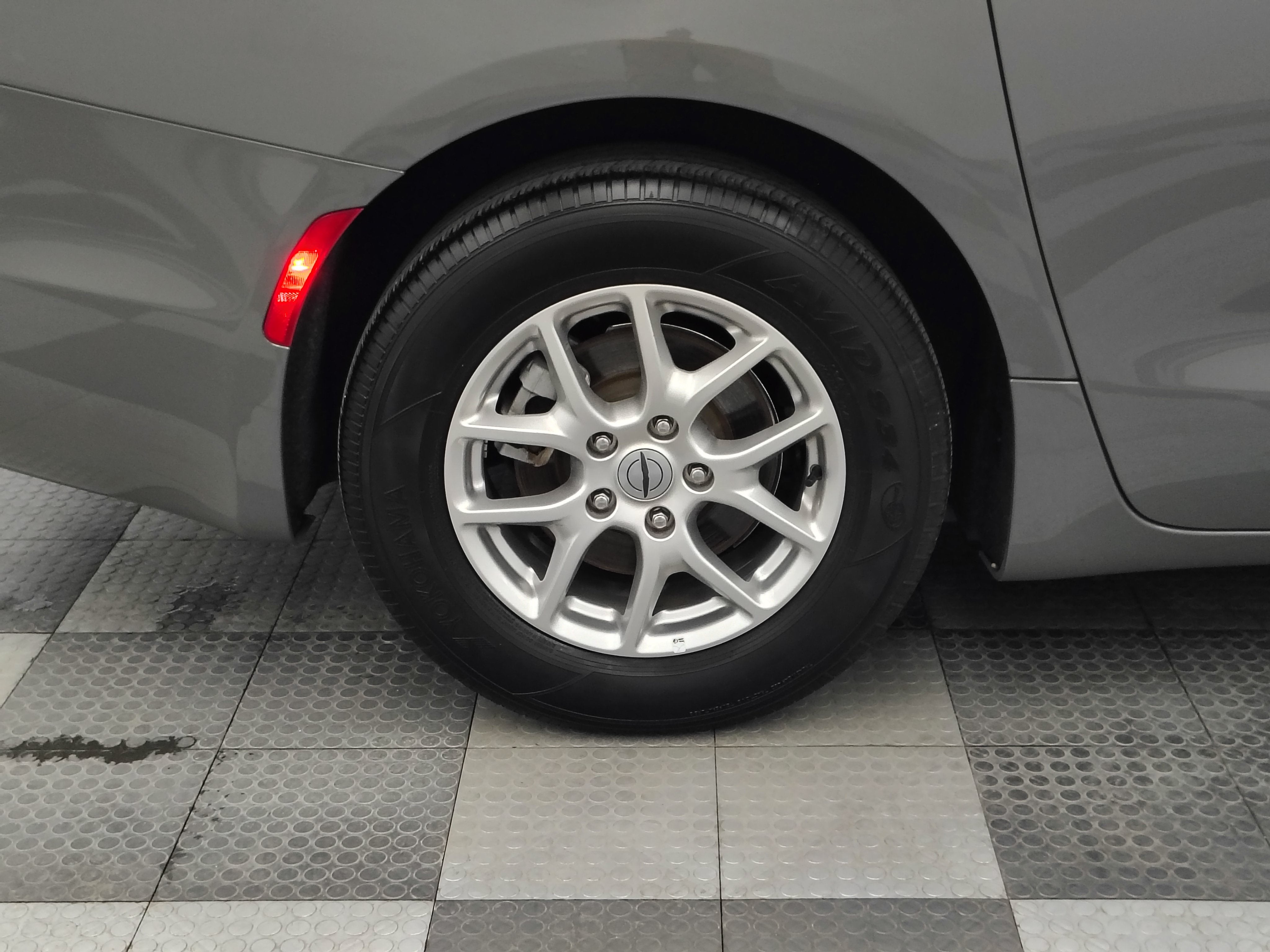 2025 Chrysler Pacifica Select