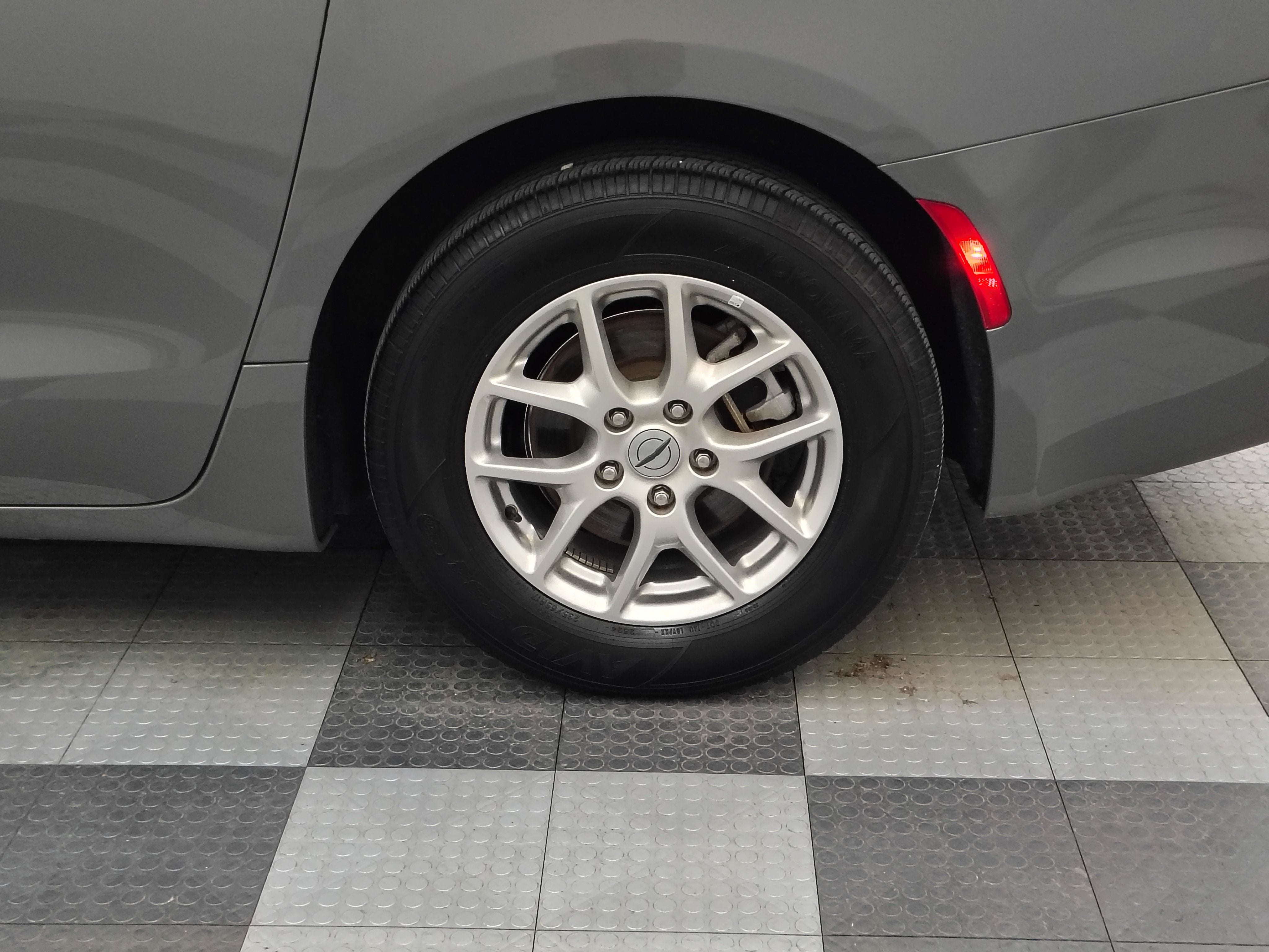 2025 Chrysler Pacifica Select