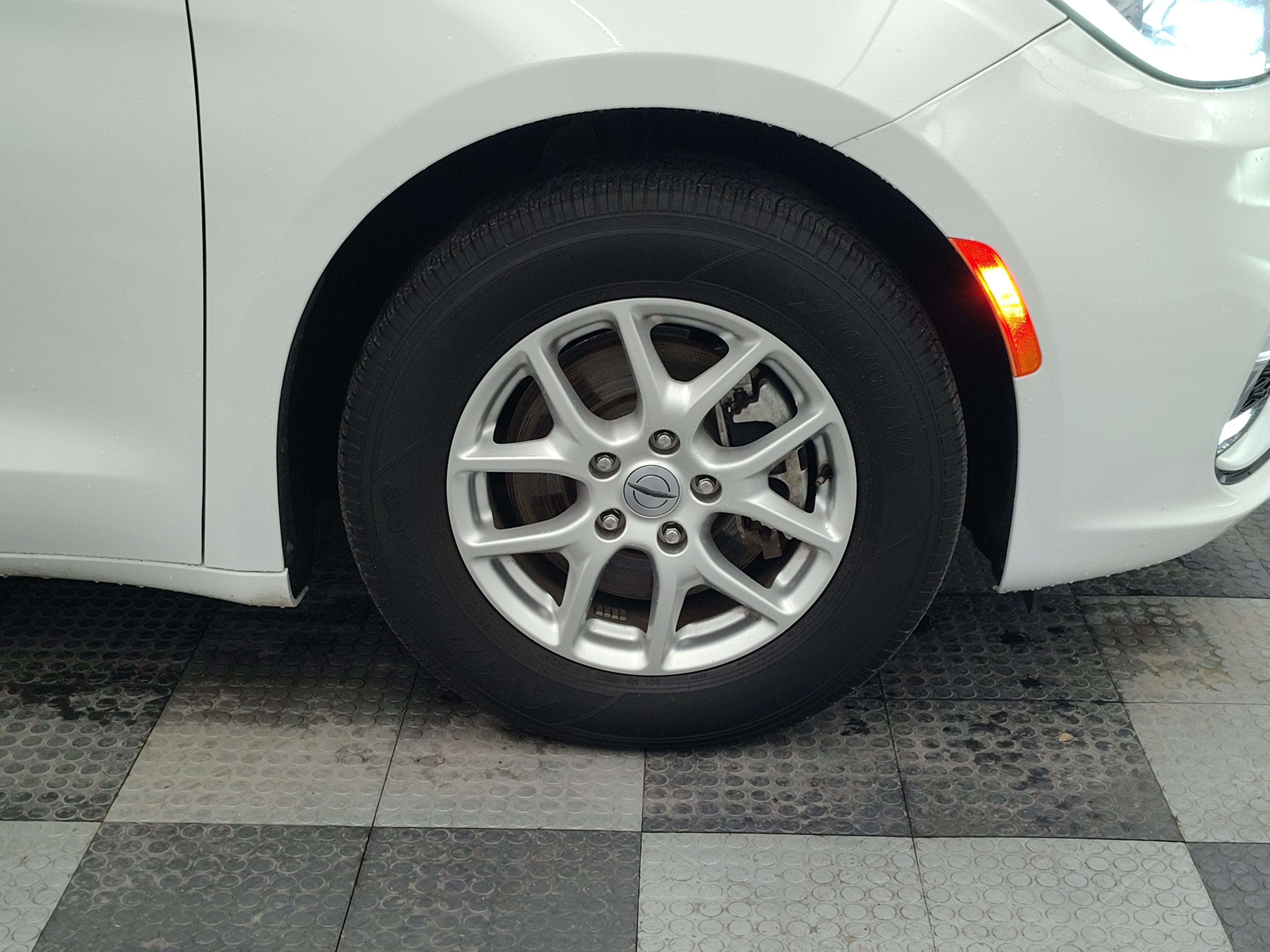 2025 Chrysler Pacifica Select