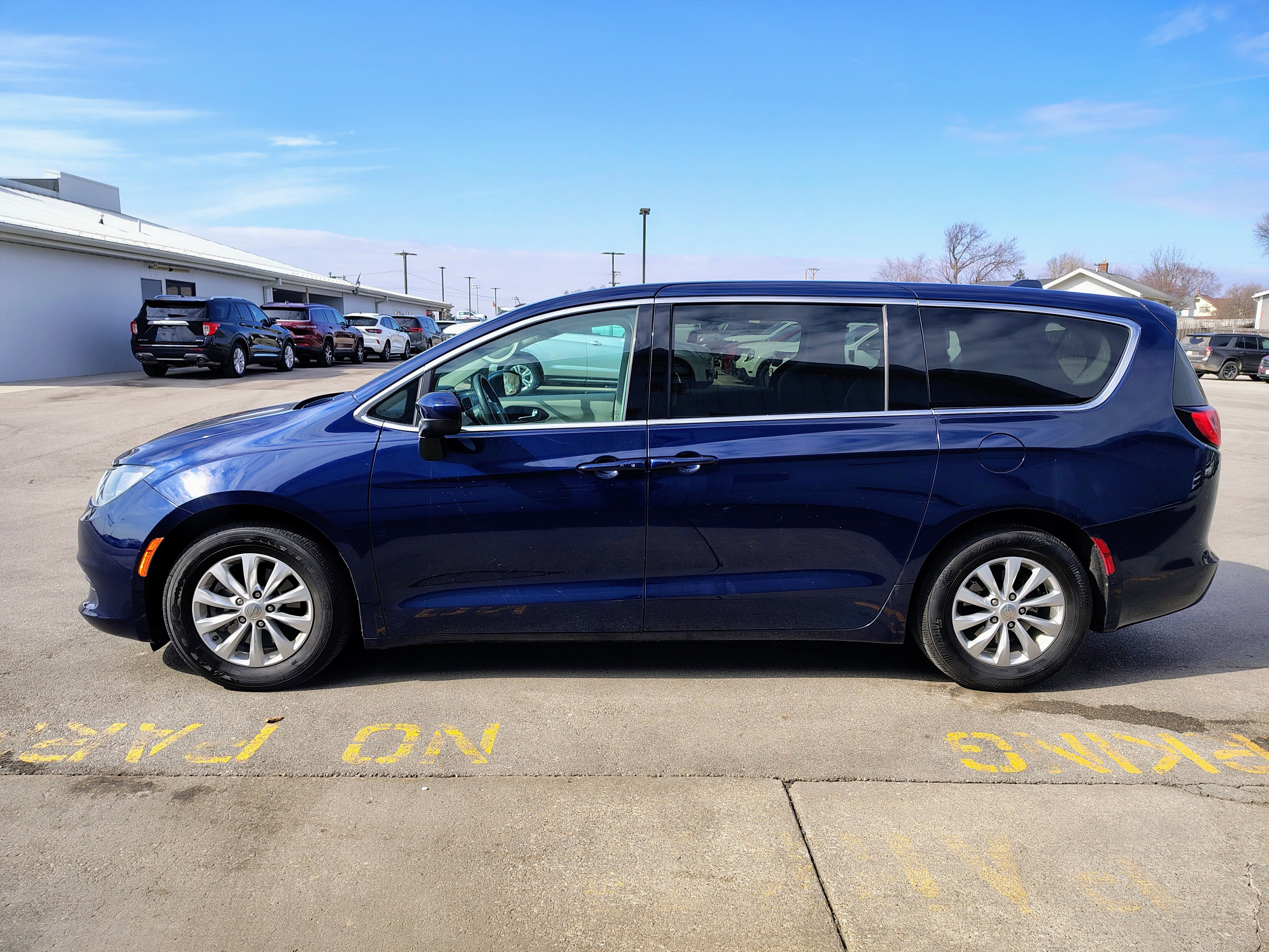 2017 Chrysler Pacifica Touring