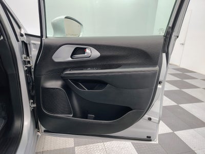 2022 Chrysler Pacifica Touring