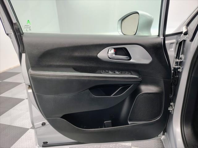 2022 Chrysler Pacifica Touring
