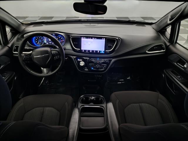 2022 Chrysler Pacifica Touring