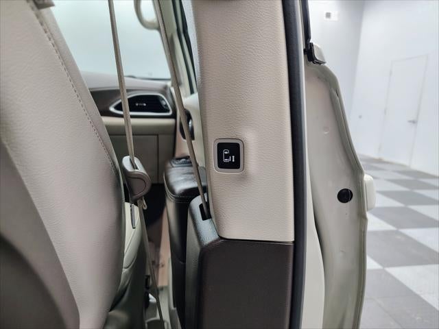 2021 Chrysler Pacifica Hybrid Touring L