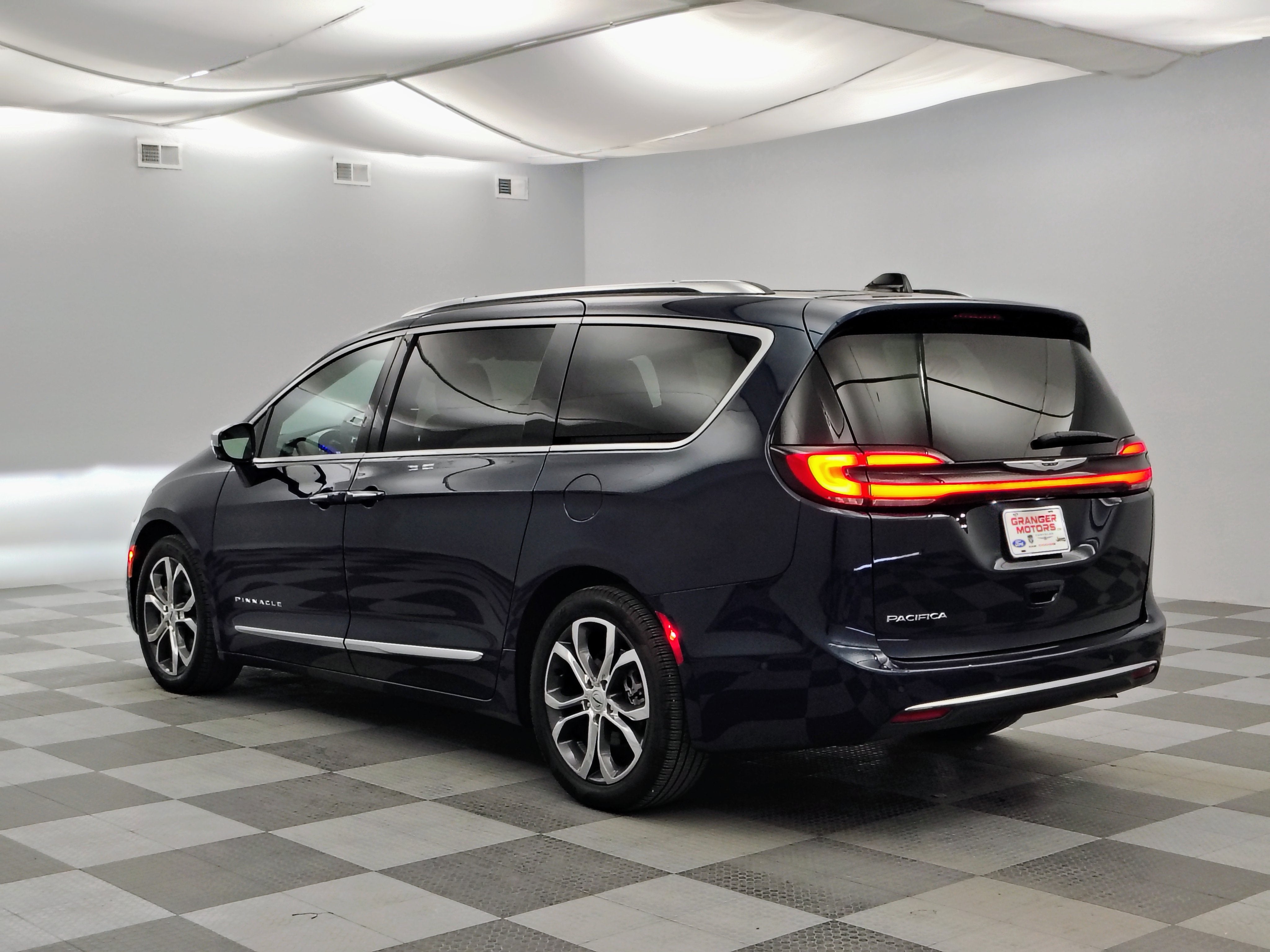 2024 Chrysler Pacifica Pinnacle