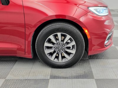 2025 Chrysler Pacifica Hybrid Select