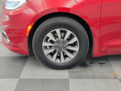 2025 Chrysler Pacifica Hybrid Select