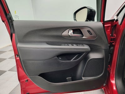 2025 Chrysler Pacifica Hybrid Select