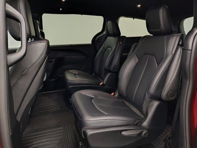 2025 Chrysler Pacifica Hybrid Select