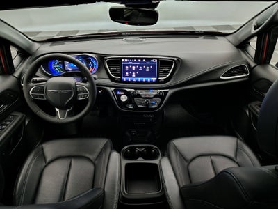 2025 Chrysler Pacifica Hybrid Select