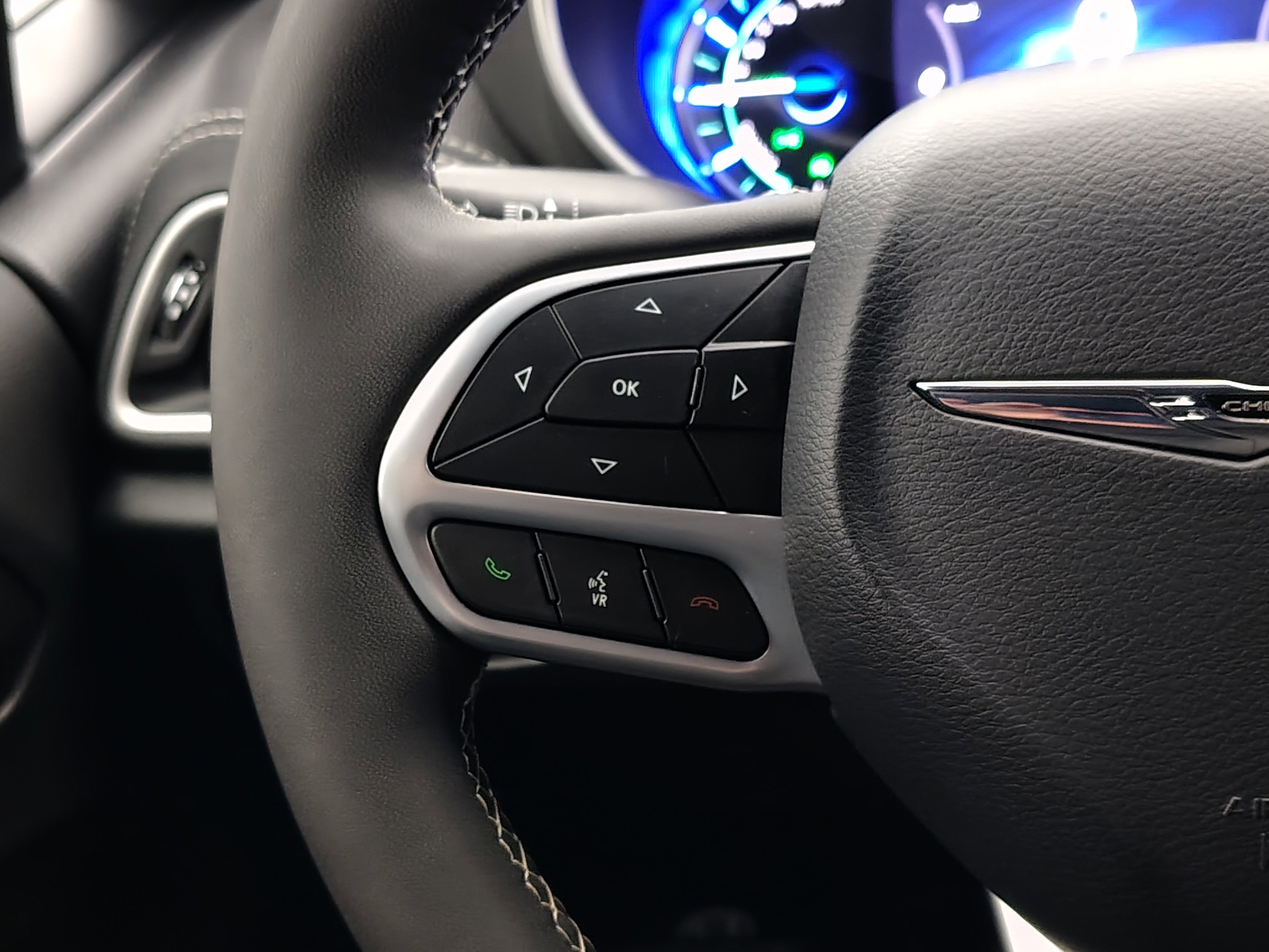 2025 Chrysler Pacifica Hybrid Select