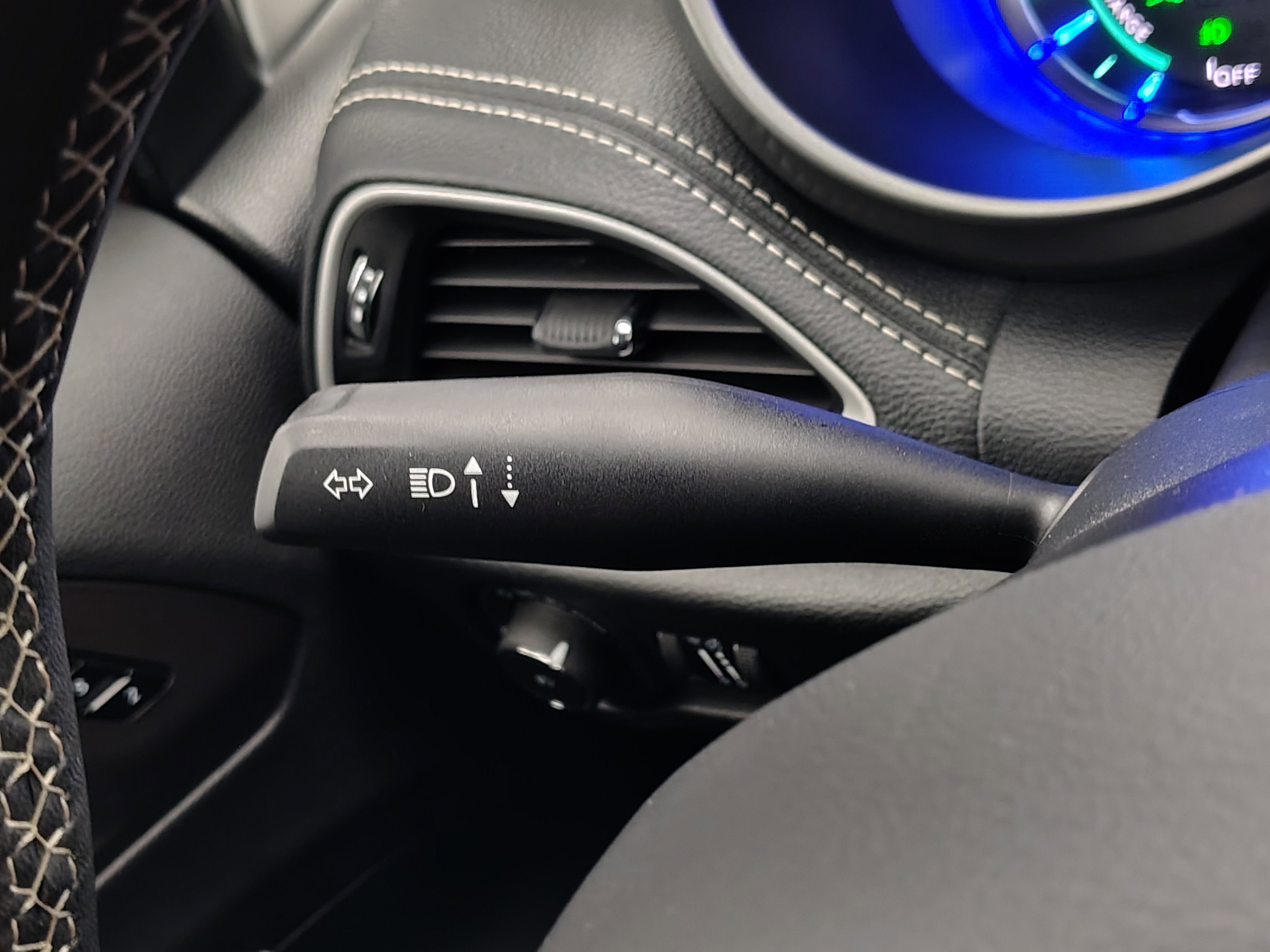 2025 Chrysler Pacifica Hybrid Select