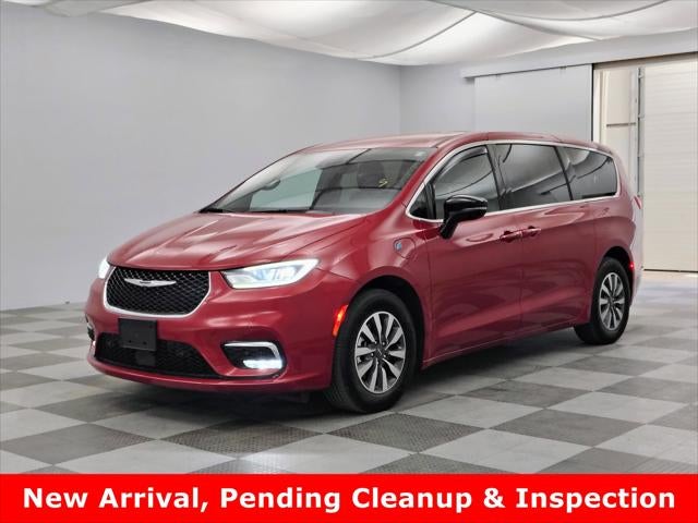 2025 Chrysler Pacifica Hybrid Select
