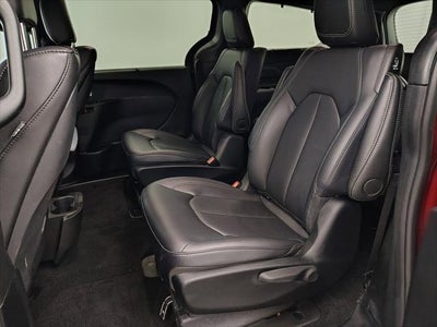 2025 Chrysler Pacifica Hybrid Select