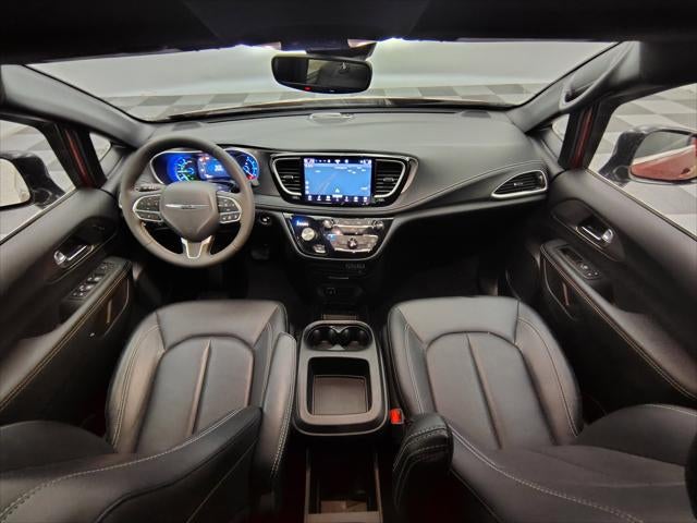 2025 Chrysler Pacifica Hybrid Select