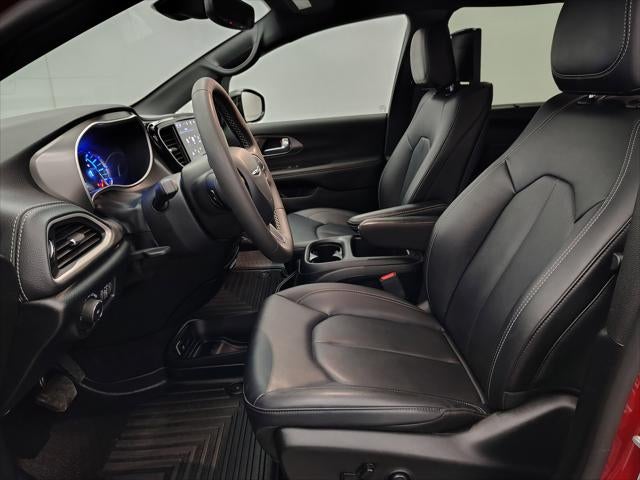 2025 Chrysler Pacifica Hybrid Select