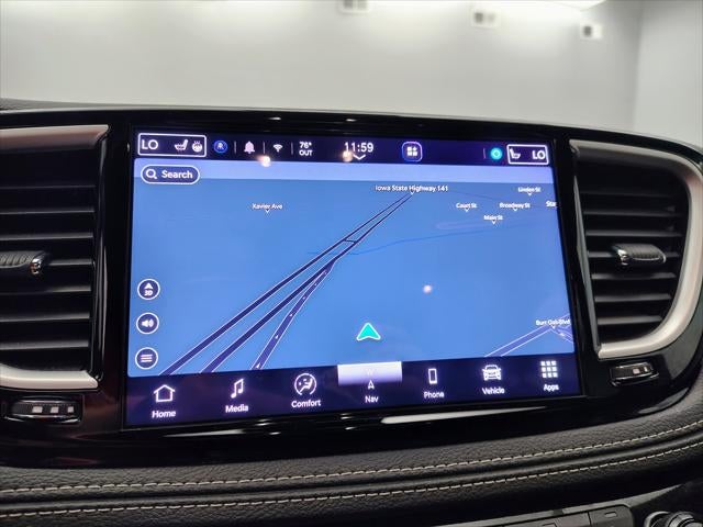 2025 Chrysler Pacifica Hybrid Select