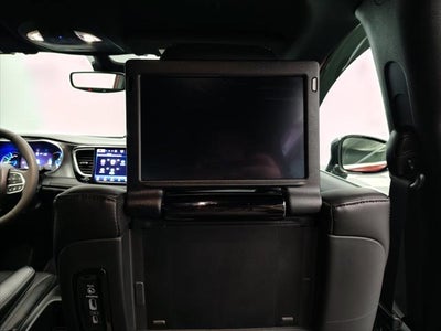 2025 Chrysler Pacifica Hybrid Select