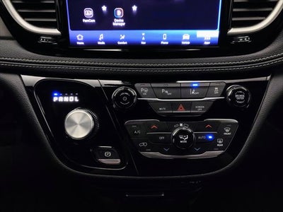 2025 Chrysler Pacifica Hybrid Select