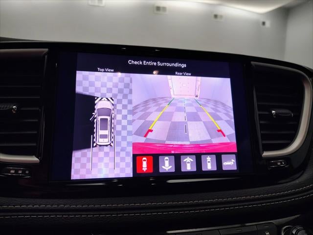 2025 Chrysler Pacifica Hybrid Select