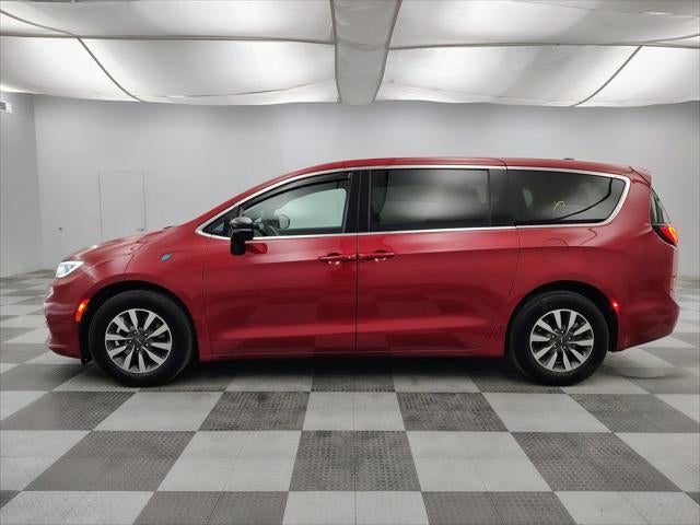 2025 Chrysler Pacifica Hybrid Select