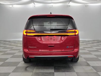 2025 Chrysler Pacifica Hybrid Select