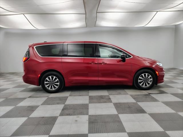 2025 Chrysler Pacifica Hybrid Select