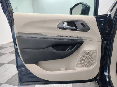 2024 Chrysler Pacifica Touring L AWD