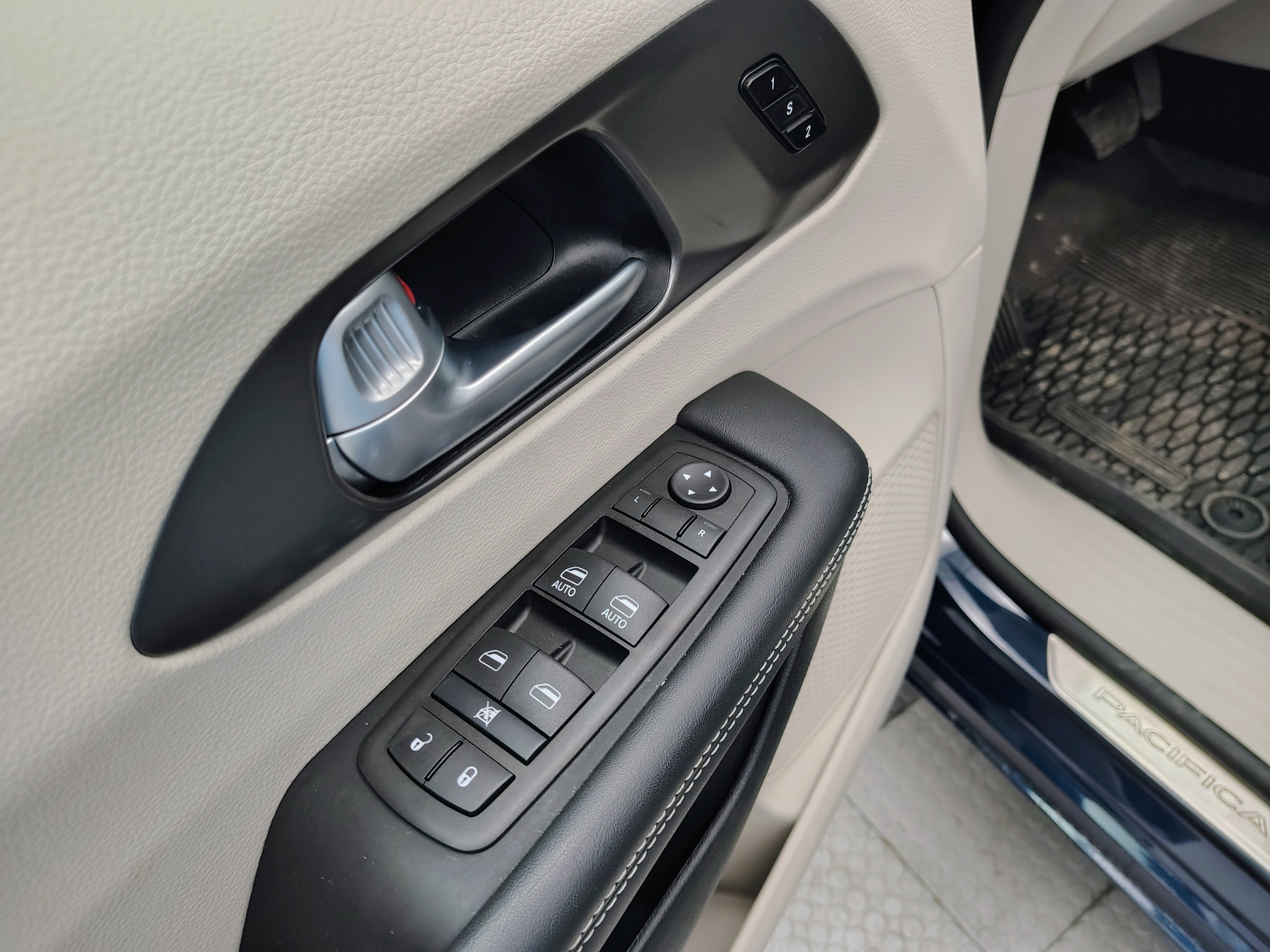 2024 Chrysler Pacifica Touring L AWD