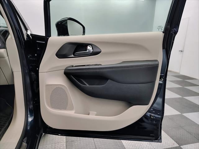 2024 Chrysler Pacifica Touring L AWD