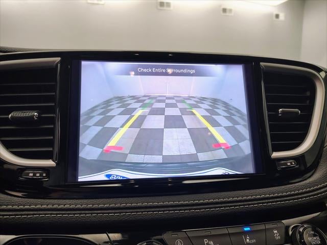 2024 Chrysler Pacifica Touring L AWD