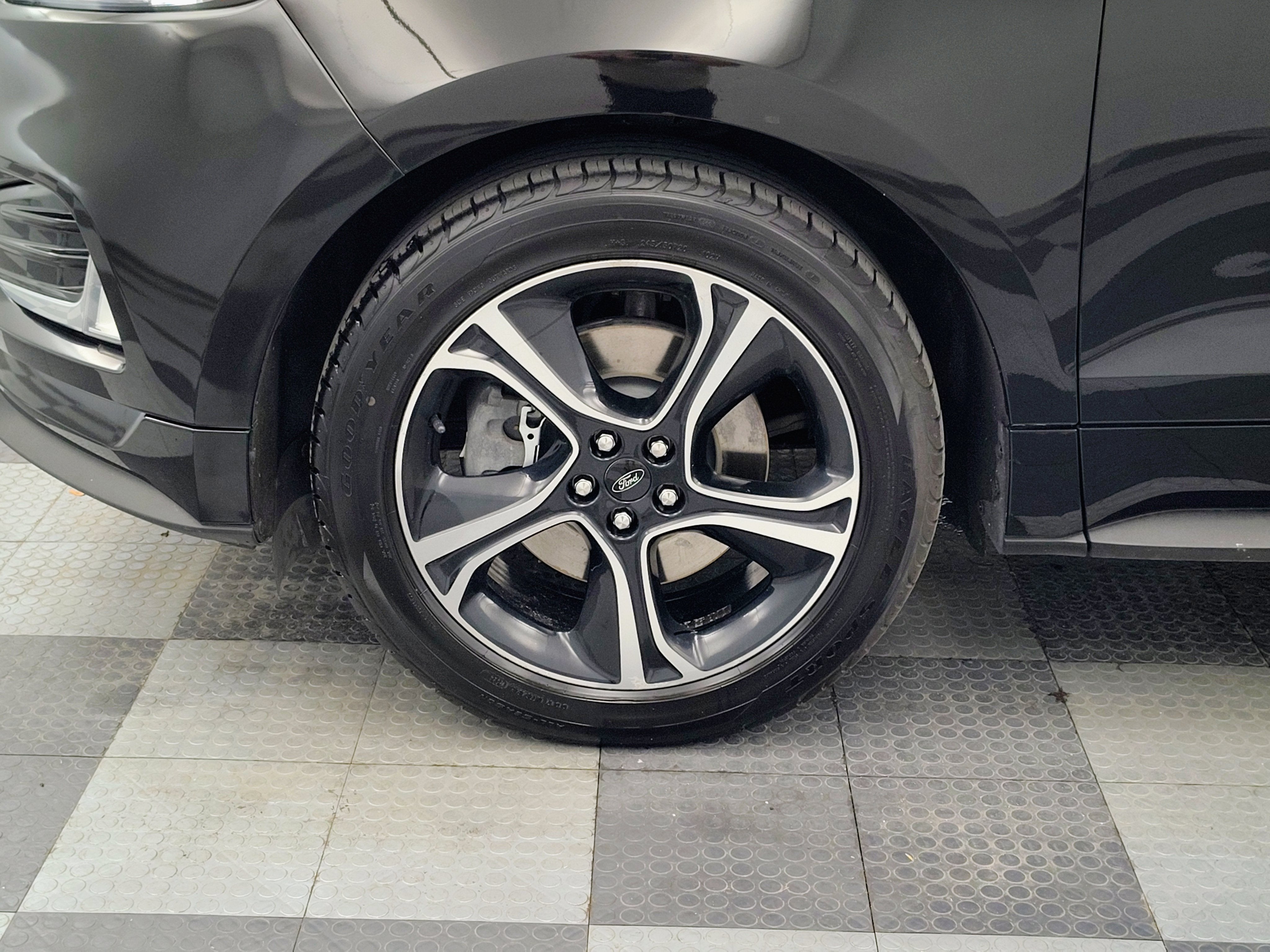 2019 Ford Edge ST