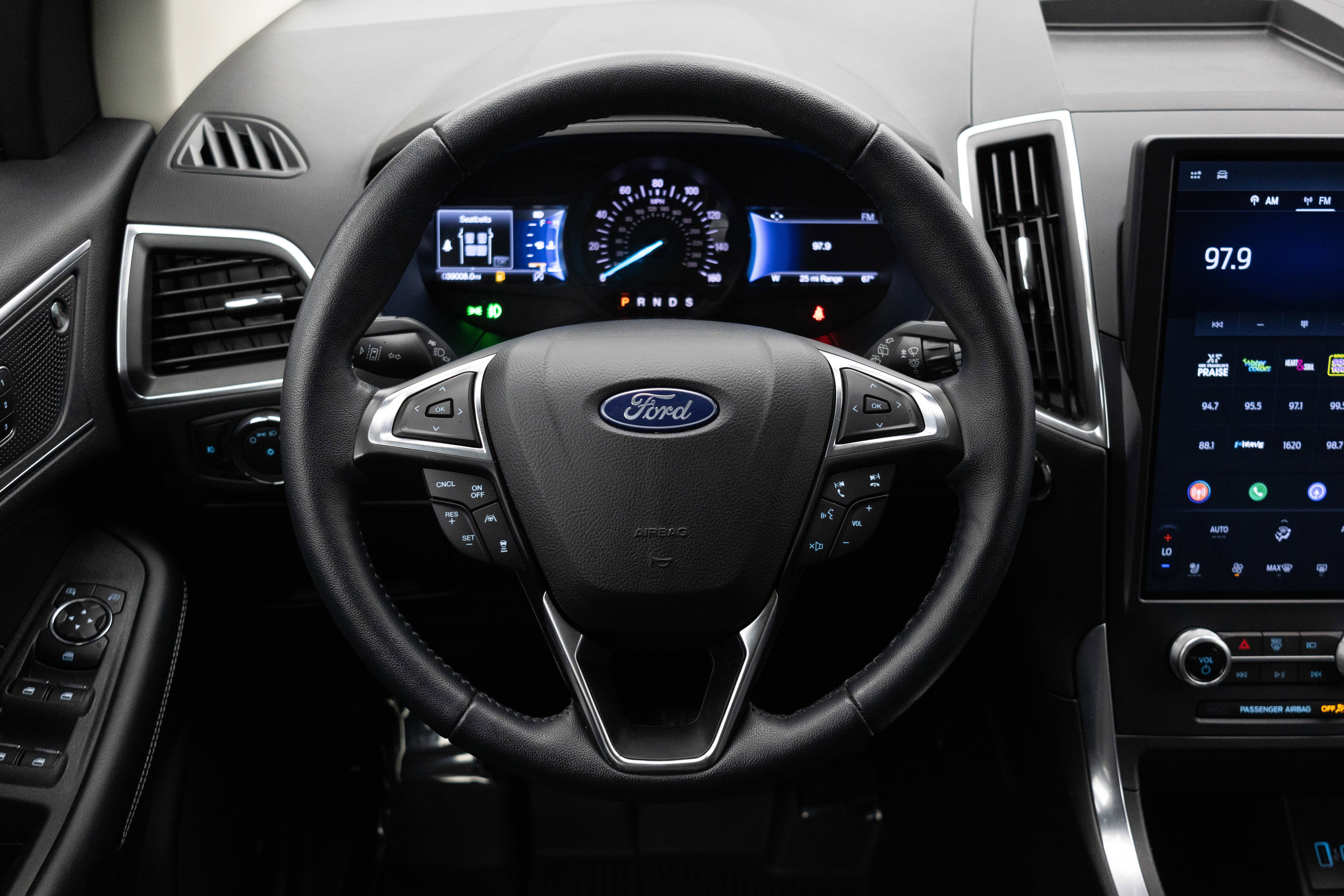 2023 Ford Edge Titanium