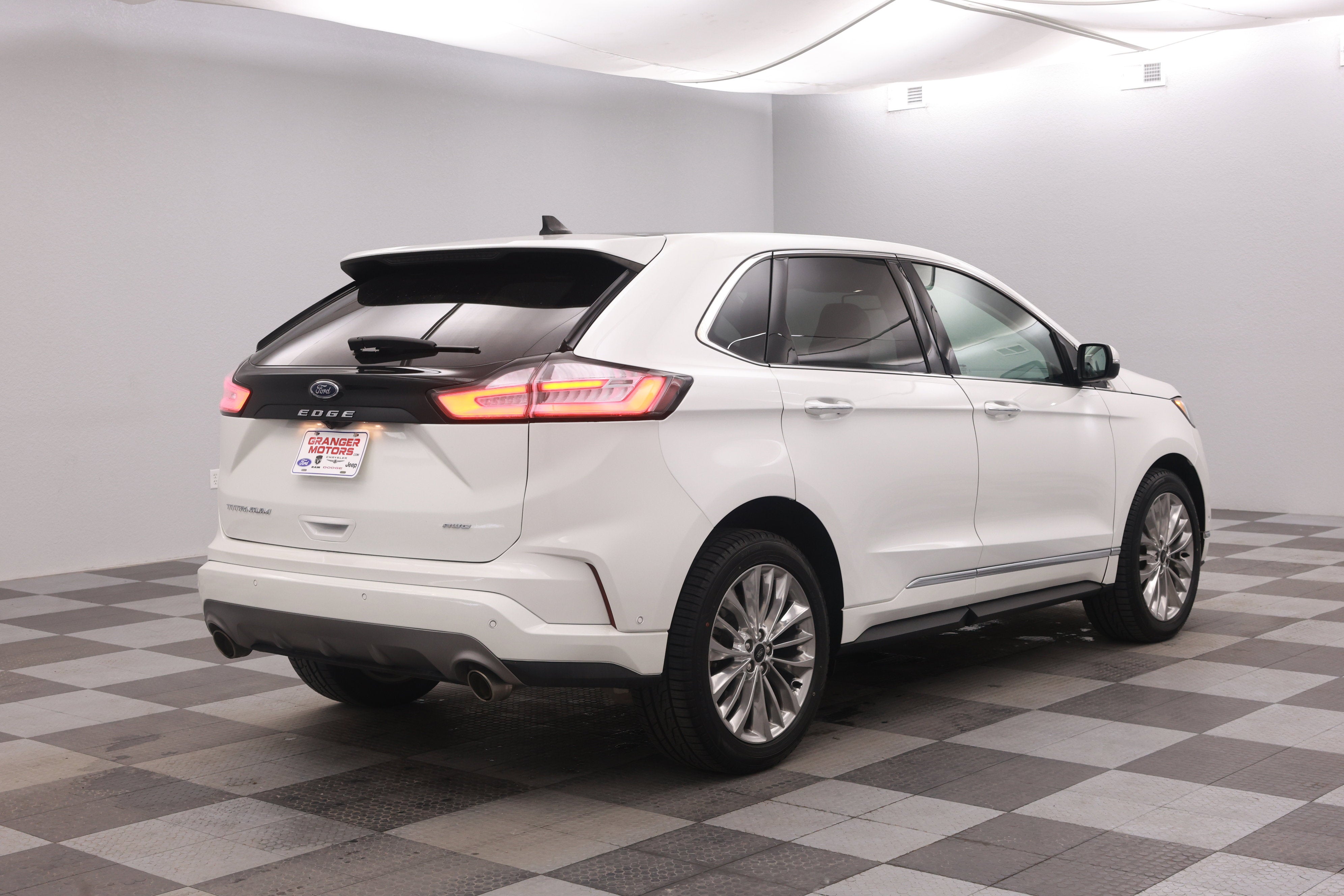 2022 Ford Edge Titanium