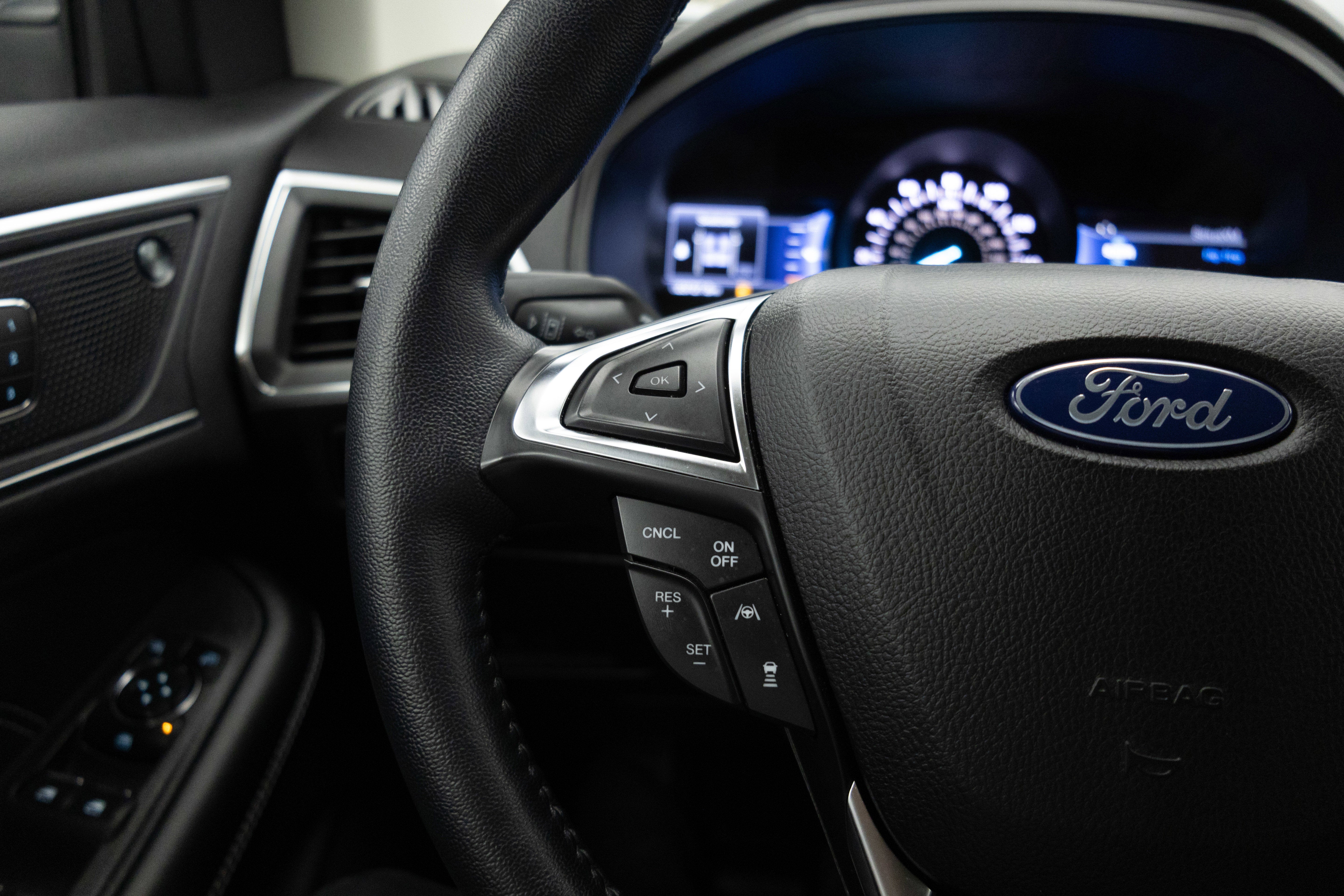 2023 Ford Edge Titanium