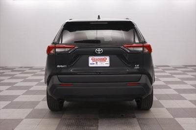 2020 Toyota RAV4 LE