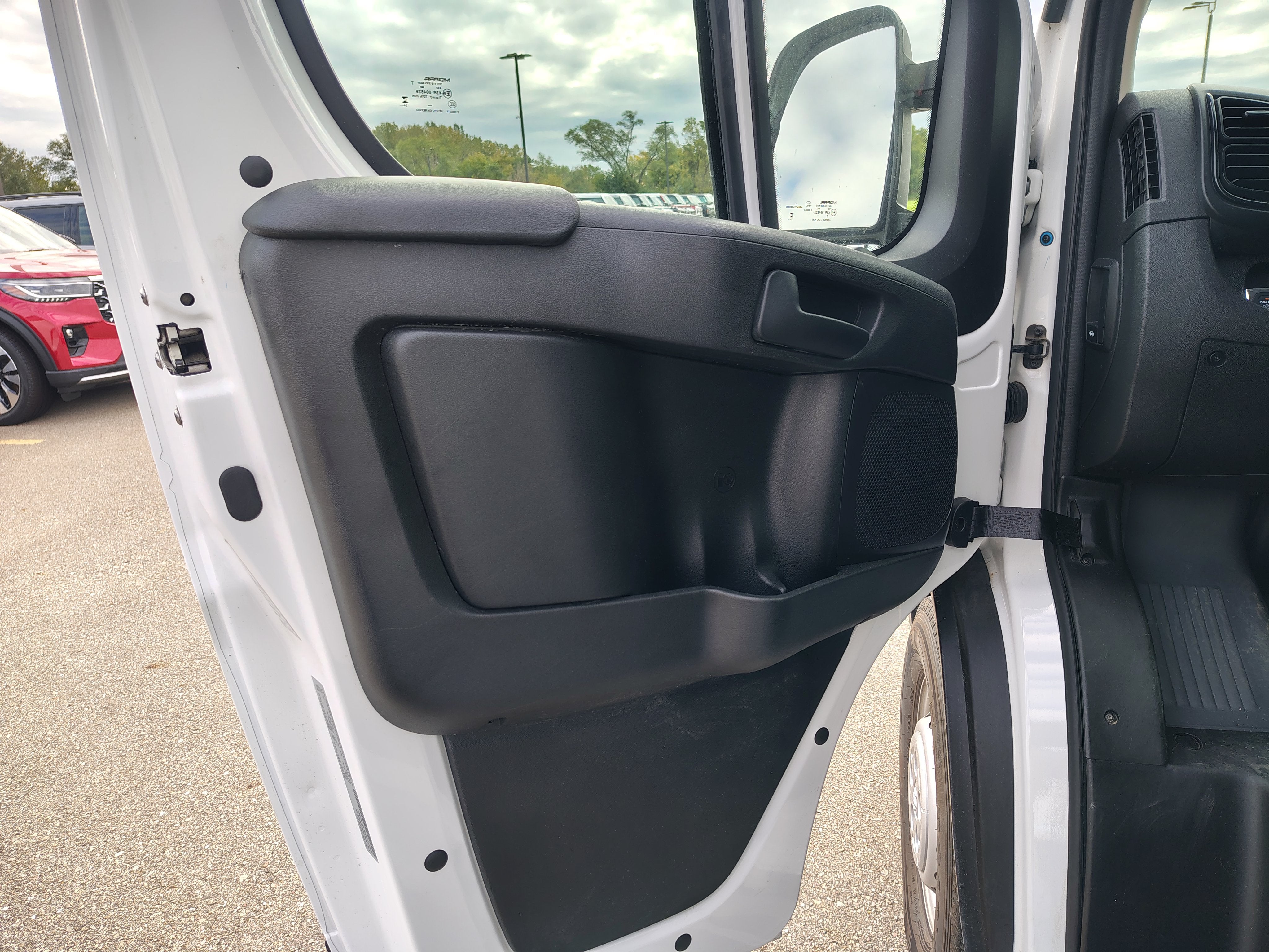 2025 RAM ProMaster 2500 136 WB Low Roof Cargo