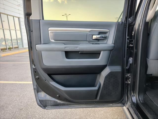 2017 RAM 1500 Big Horn Crew Cab 4x4 5'7' Box