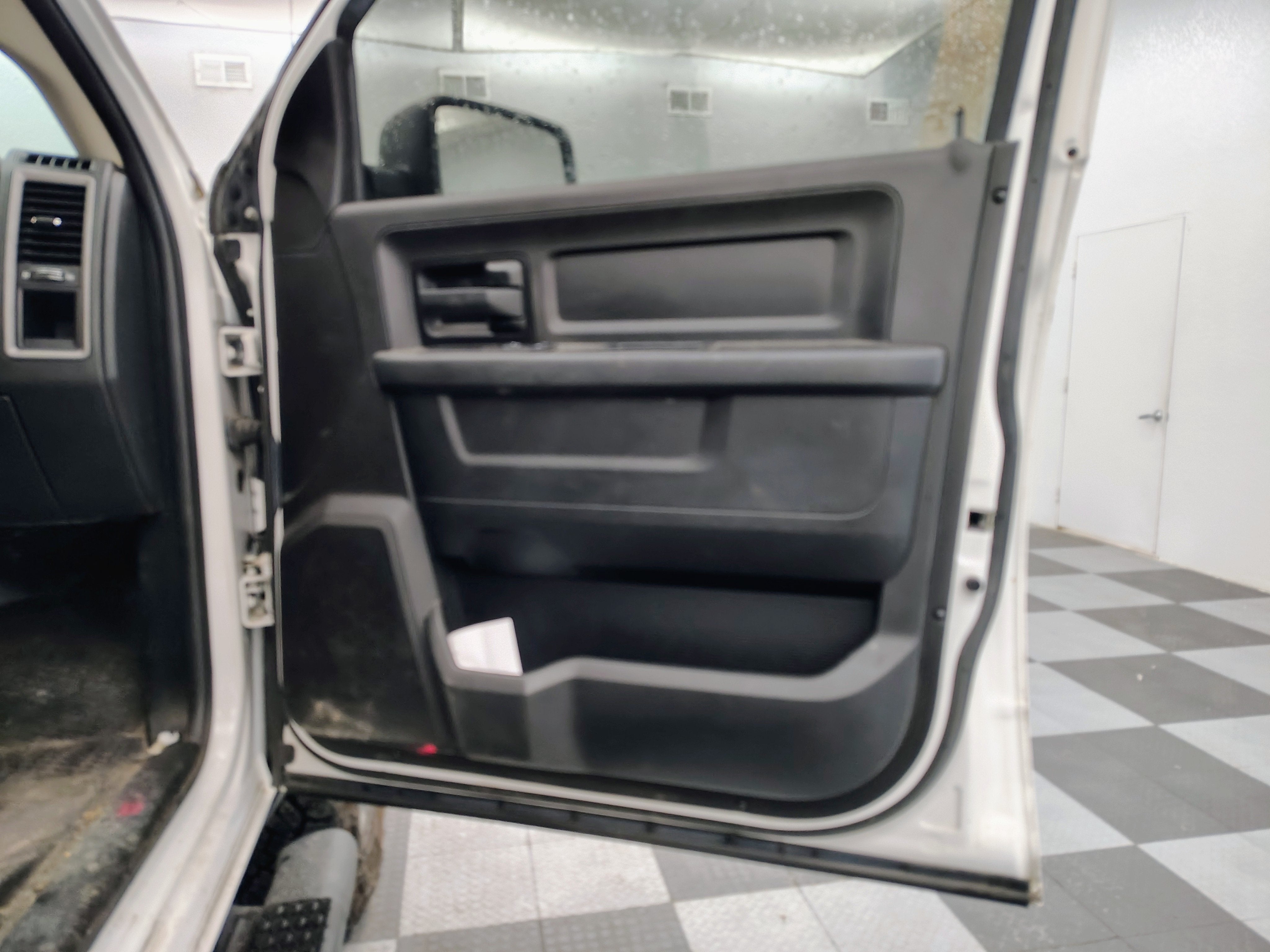 2018 RAM 2500 Tradesman Crew Cab 4x4 6'4' Box