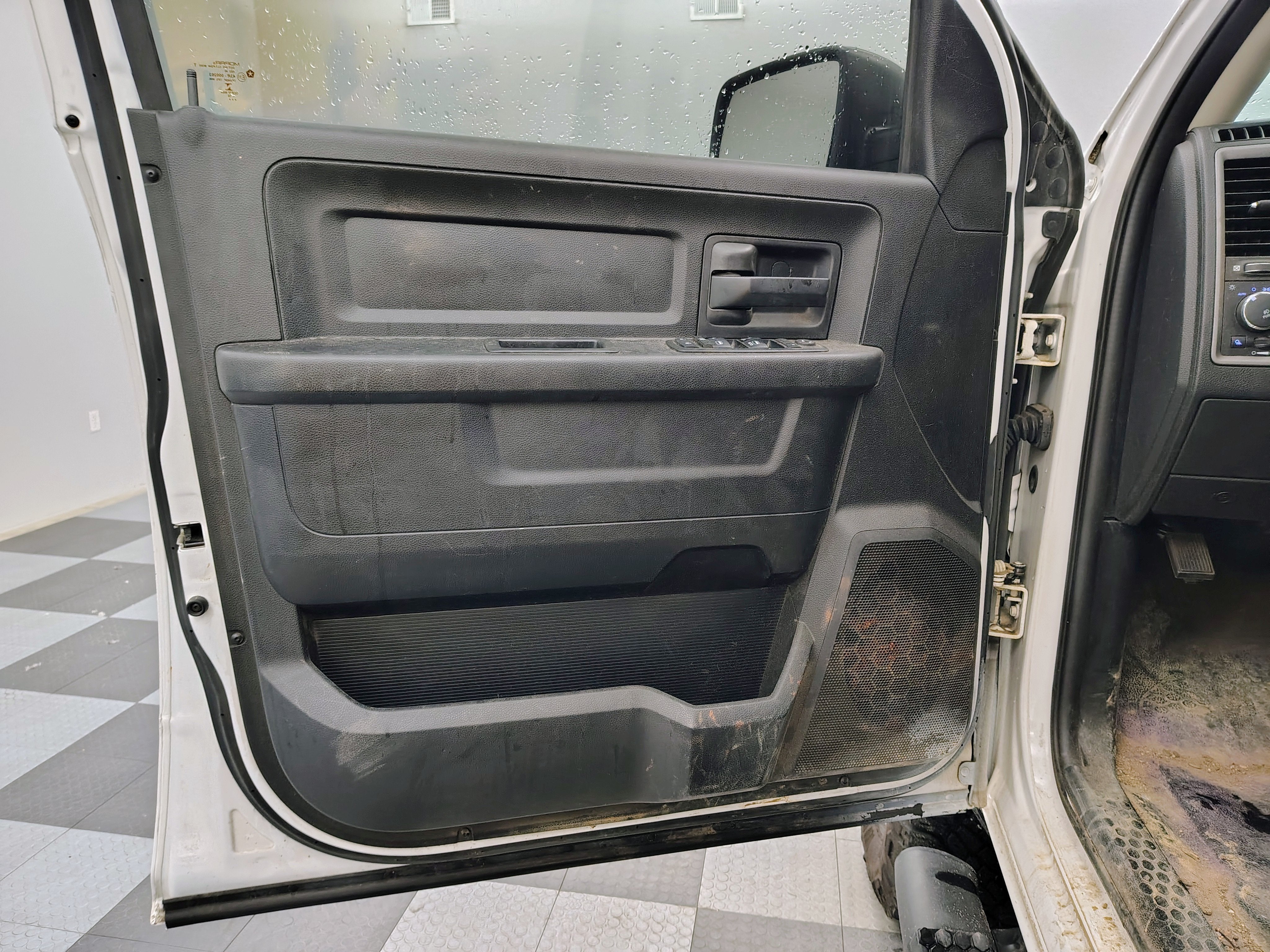 2018 RAM 2500 Tradesman Crew Cab 4x4 6'4' Box