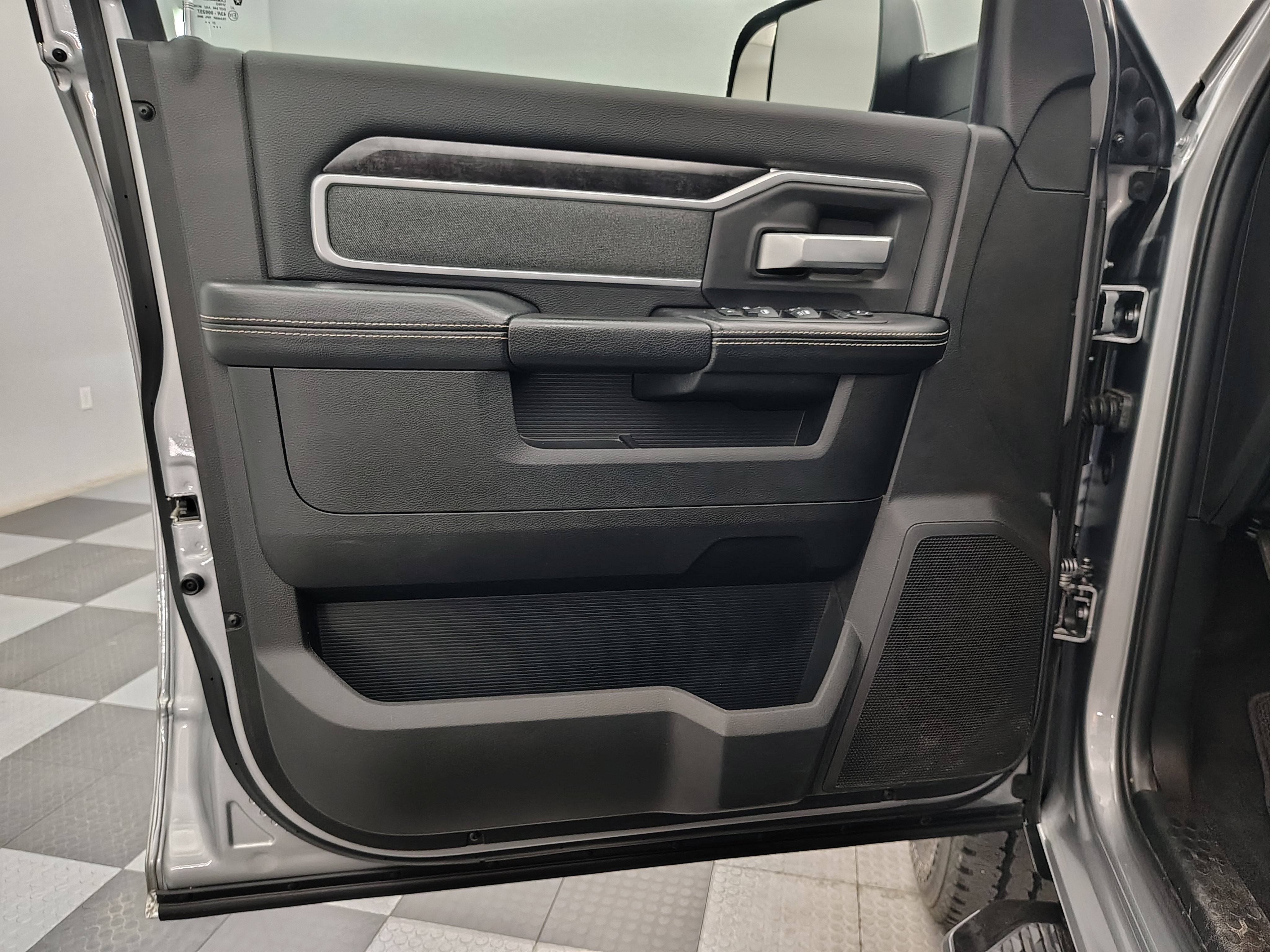 2022 RAM 2500 Big Horn Crew Cab 4x4 6'4' Box