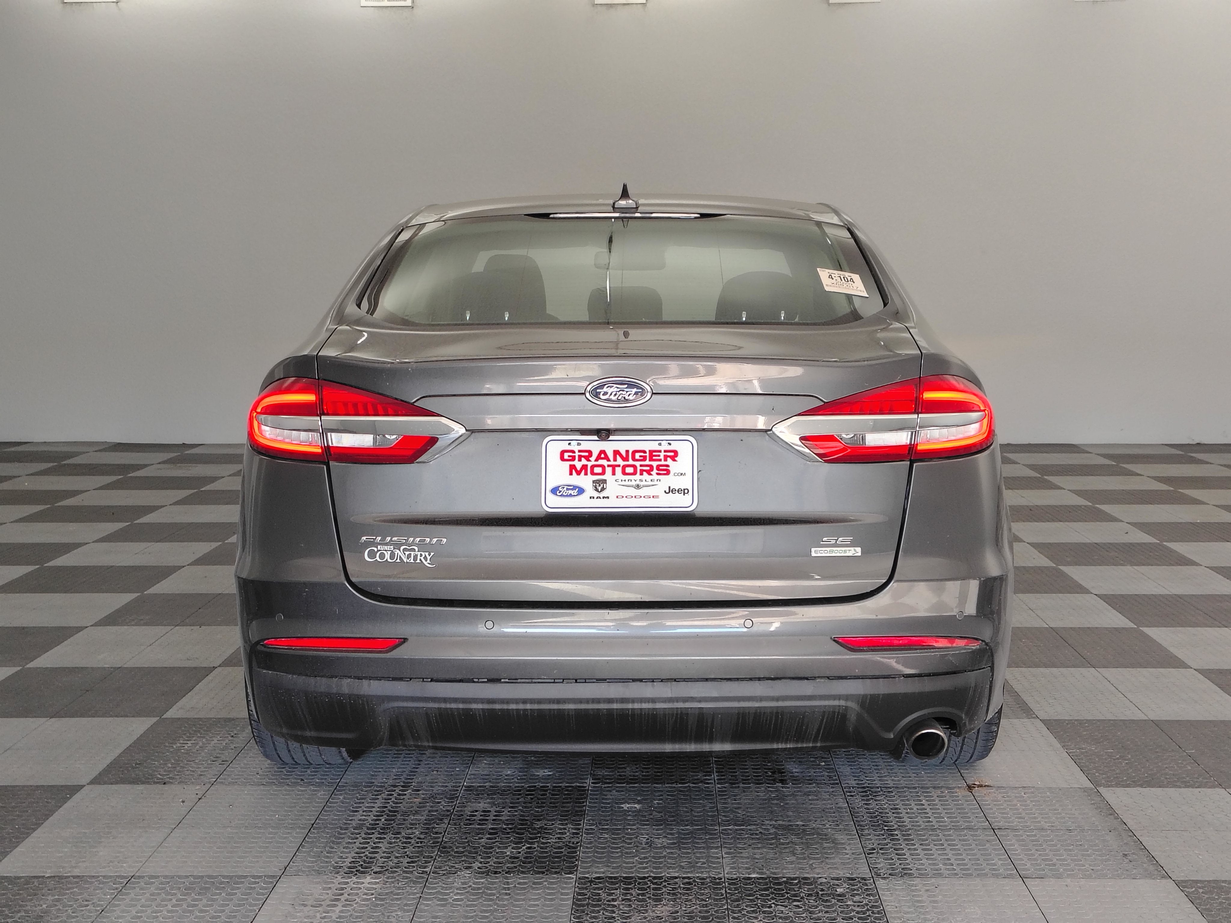 2020 Ford Fusion SE