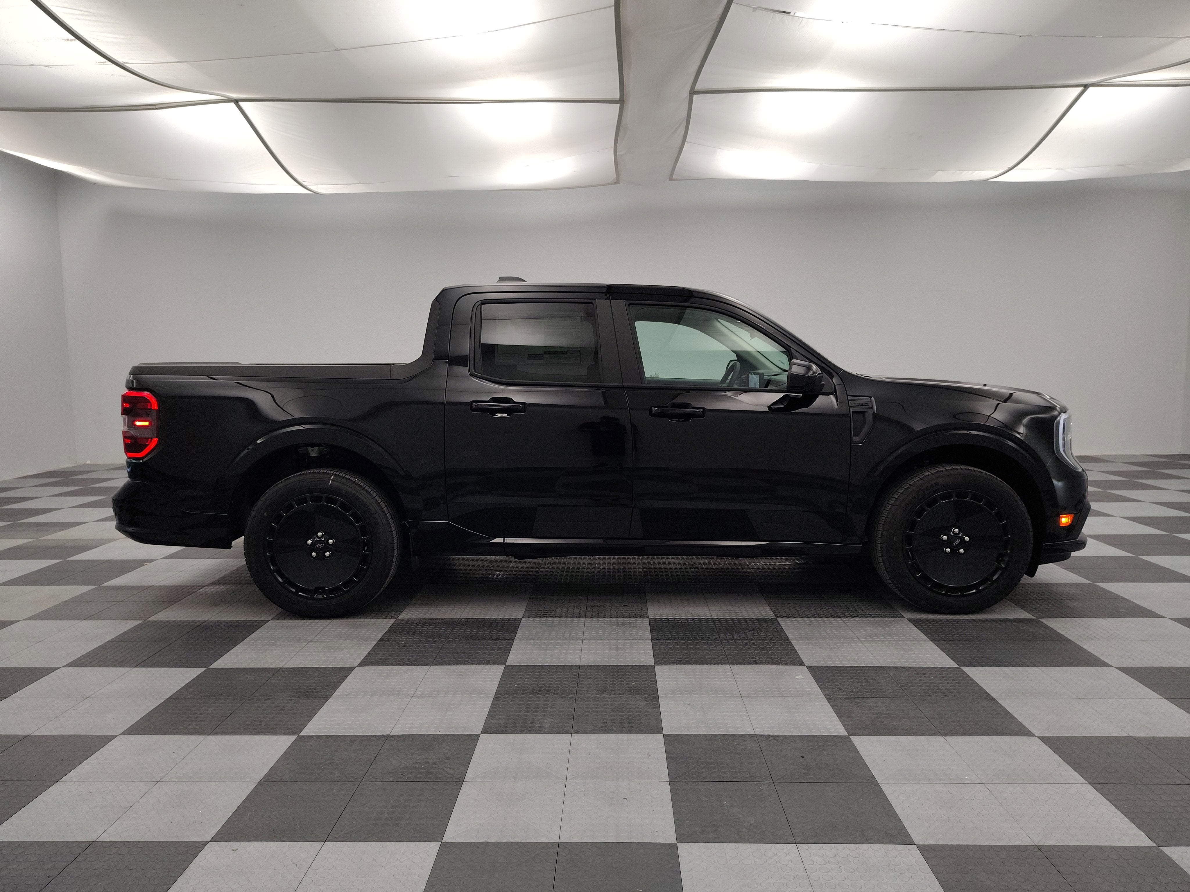 2025 Ford Maverick Lobo Standard