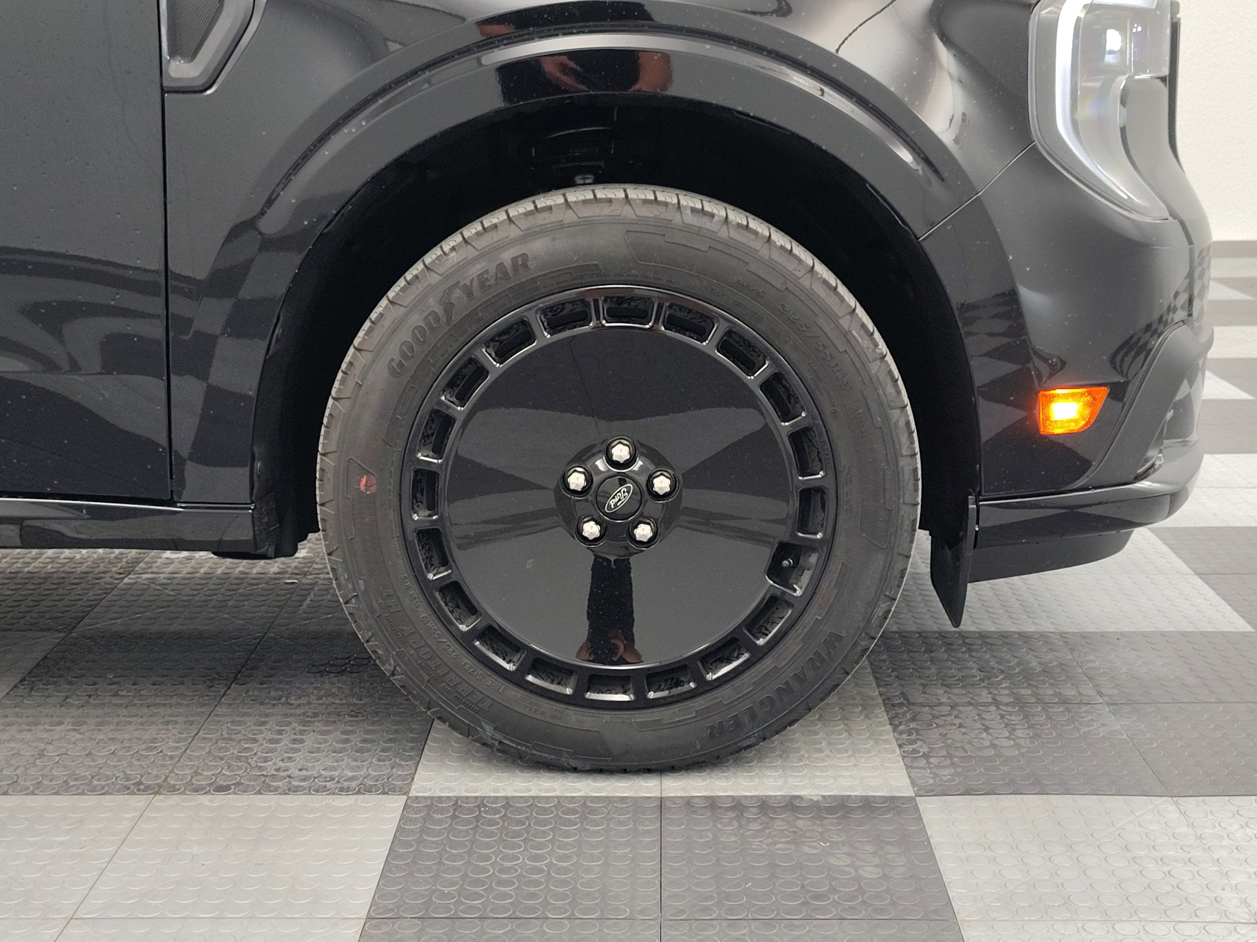 2025 Ford Maverick Lobo Standard