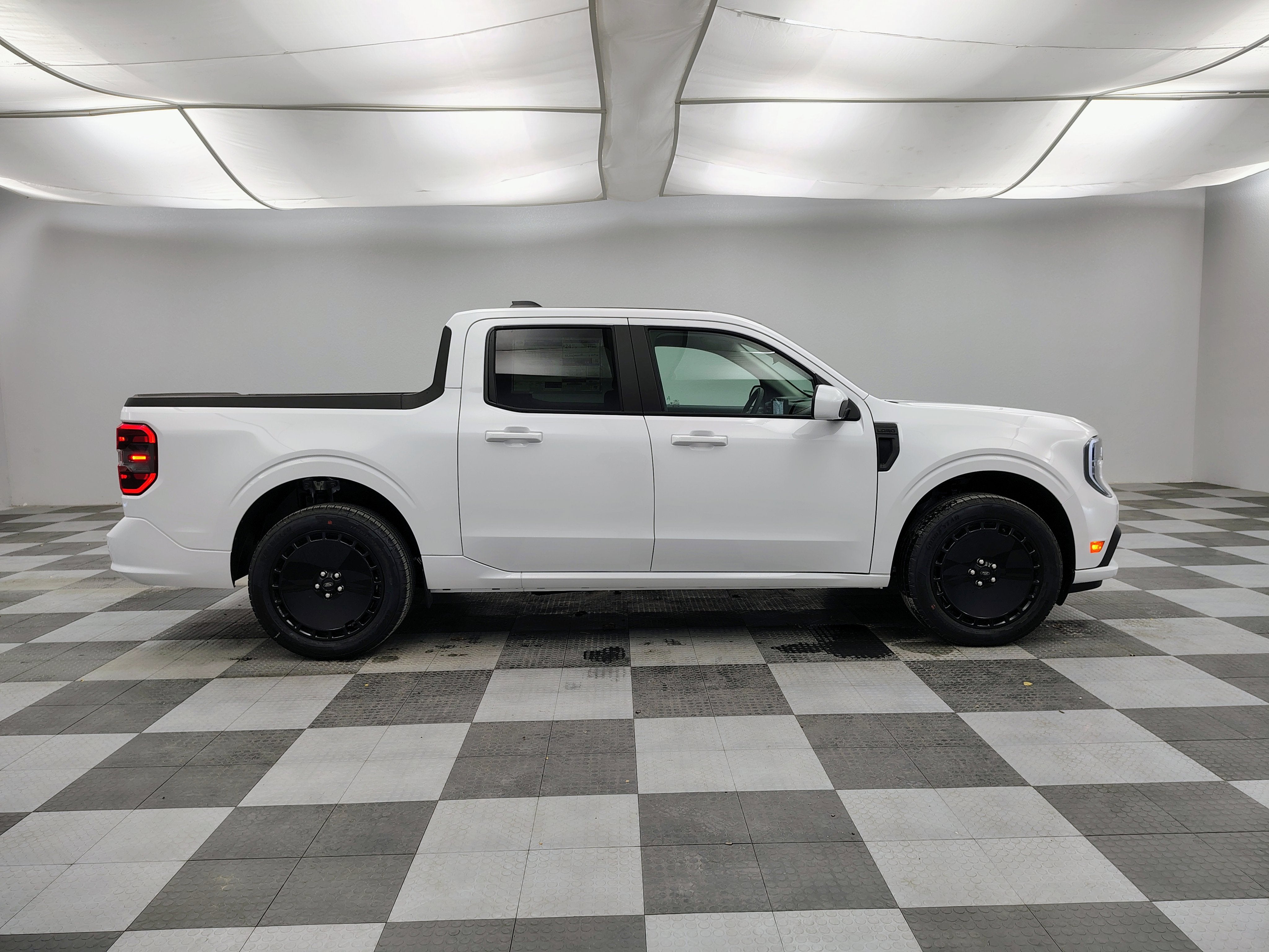 2025 Ford Maverick Lobo Standard