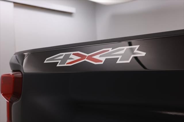 2021 Chevrolet Silverado 1500 4WD Crew Cab Short Bed Custom