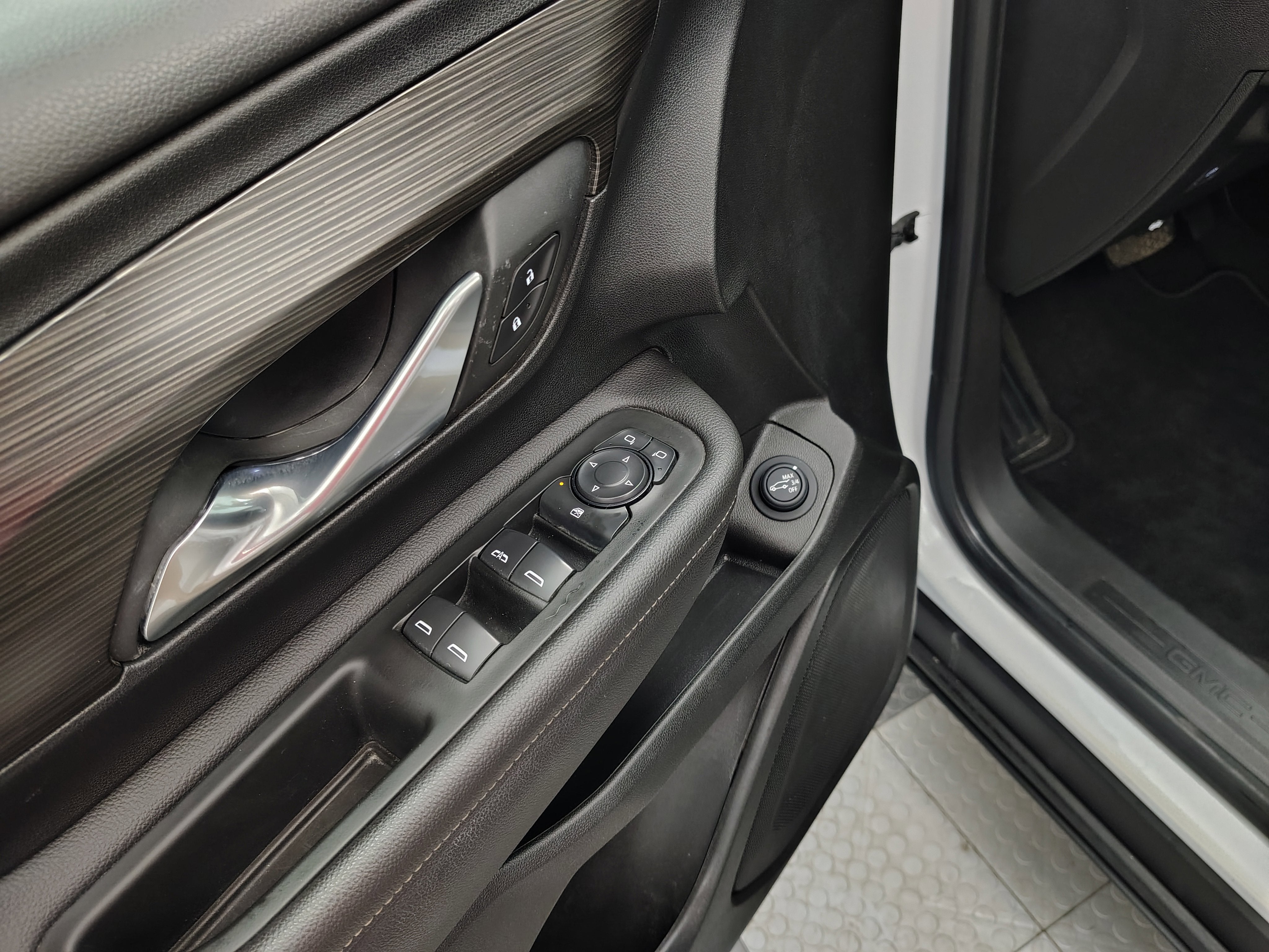 2022 GMC Terrain AWD SLE
