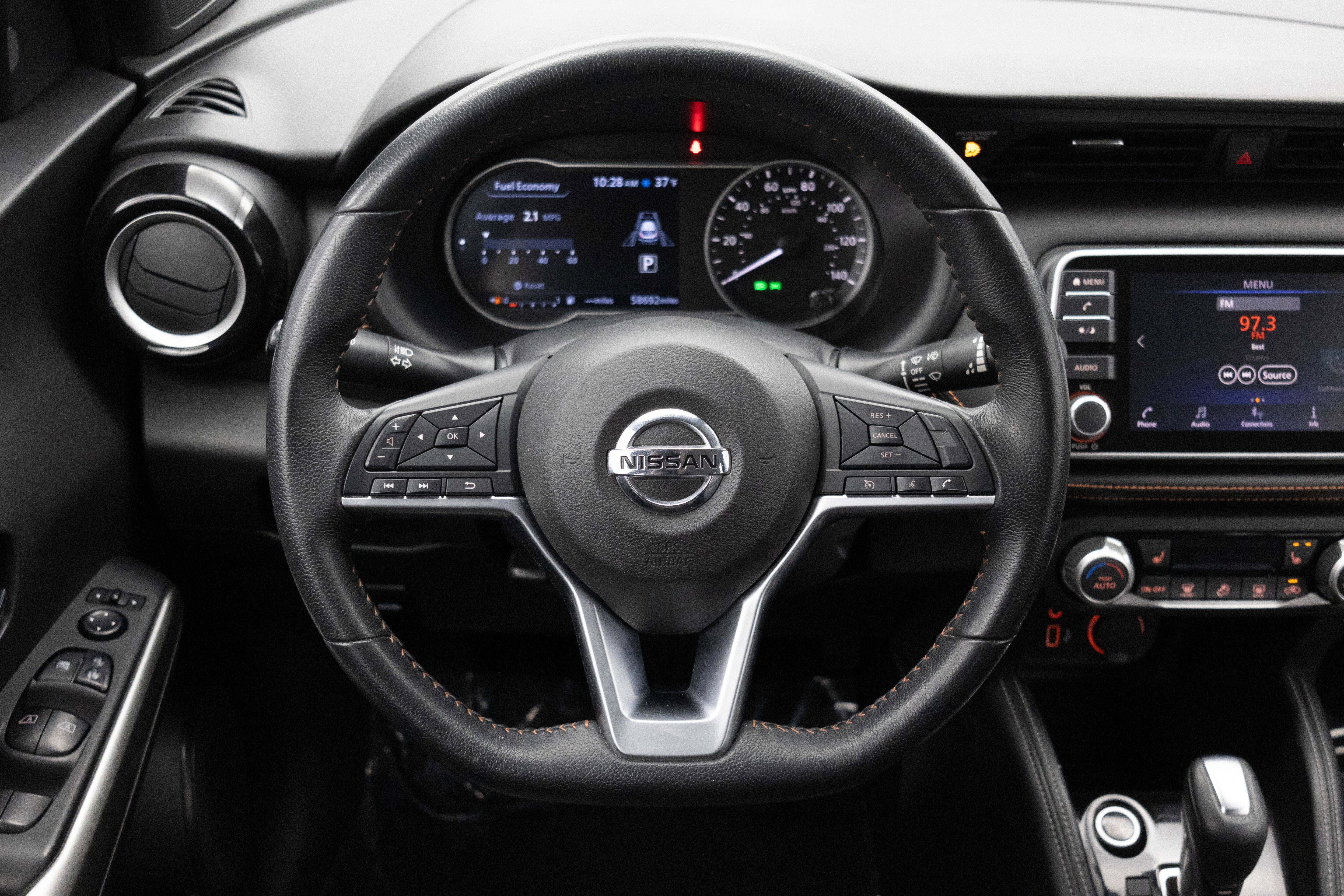 2020 Nissan Kicks SR