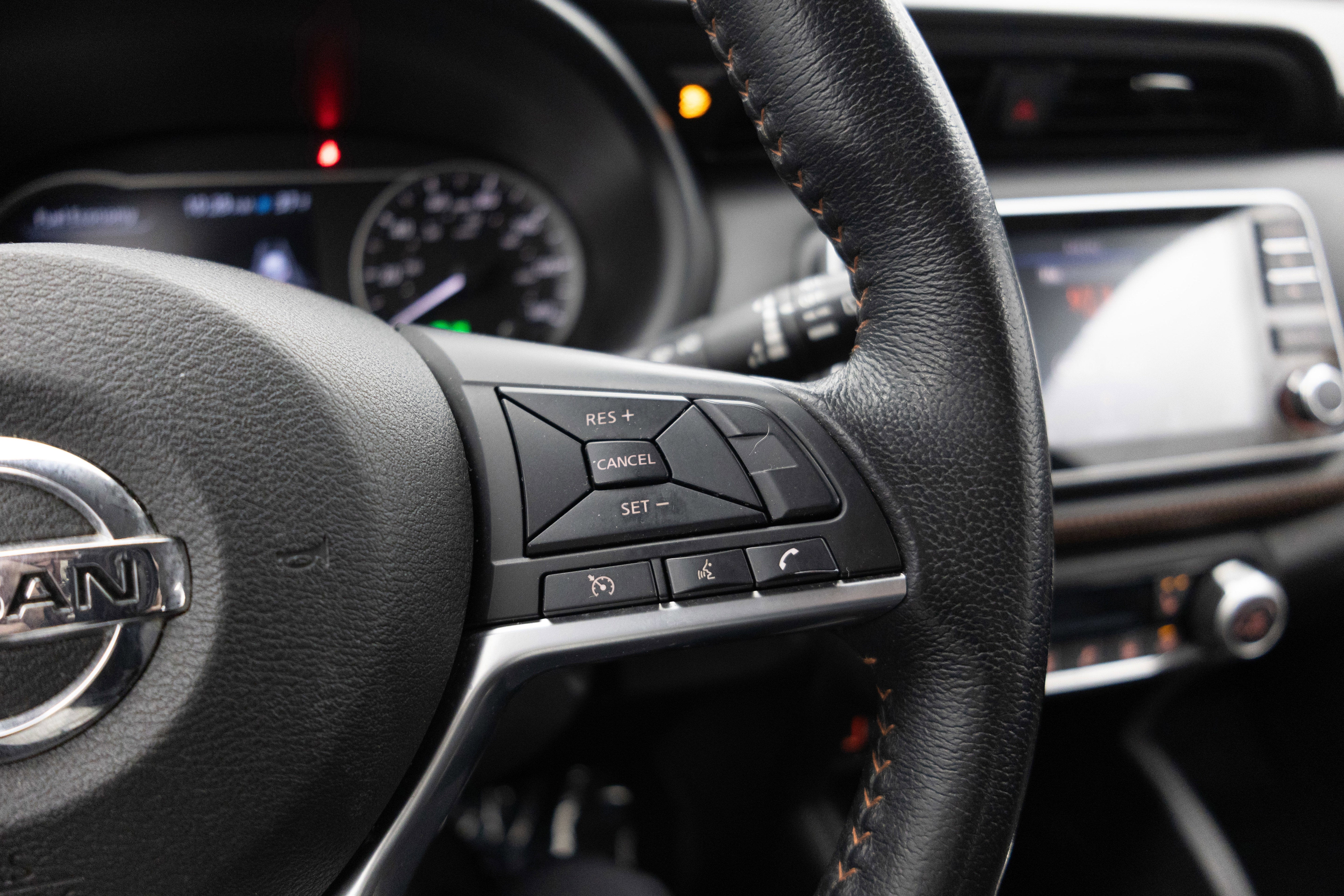 2020 Nissan Kicks SR